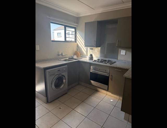 3 BEDROOM TOWNHOUSE FOR SALE IN BLUE HILLS